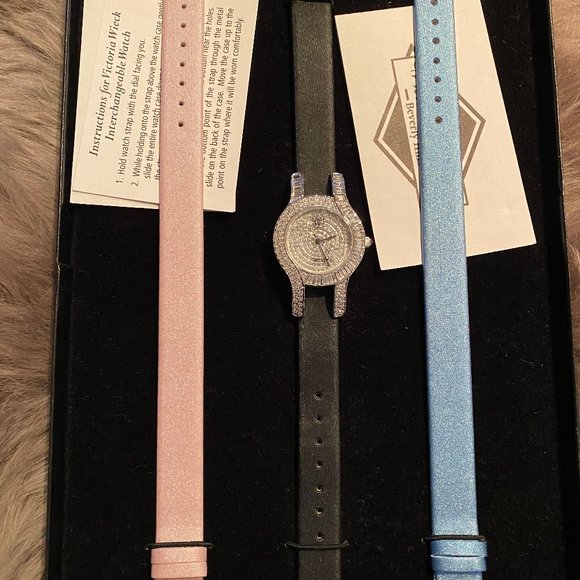 VICTORIA WIECK WATCH WITH INTERCHANGEABLE STRAPS - Picture 1 of 12